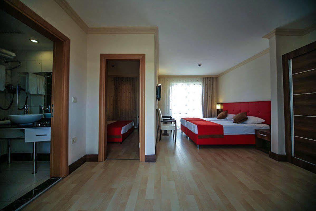 Kum Hotel Side